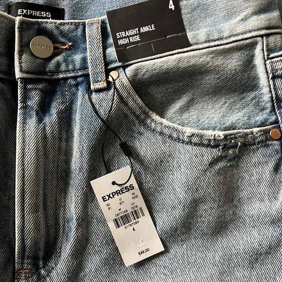 Express Distressed High Rise Jeans - Picture 4 of 6